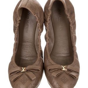 Louis Vuitton Flats Mahina leather